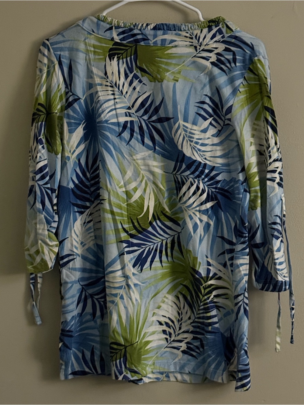 Caribbean Joe Green & Blue Tropical Pullover - Picture 3 of 4